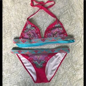 Beautiful Victoria’s Secret pink bikini